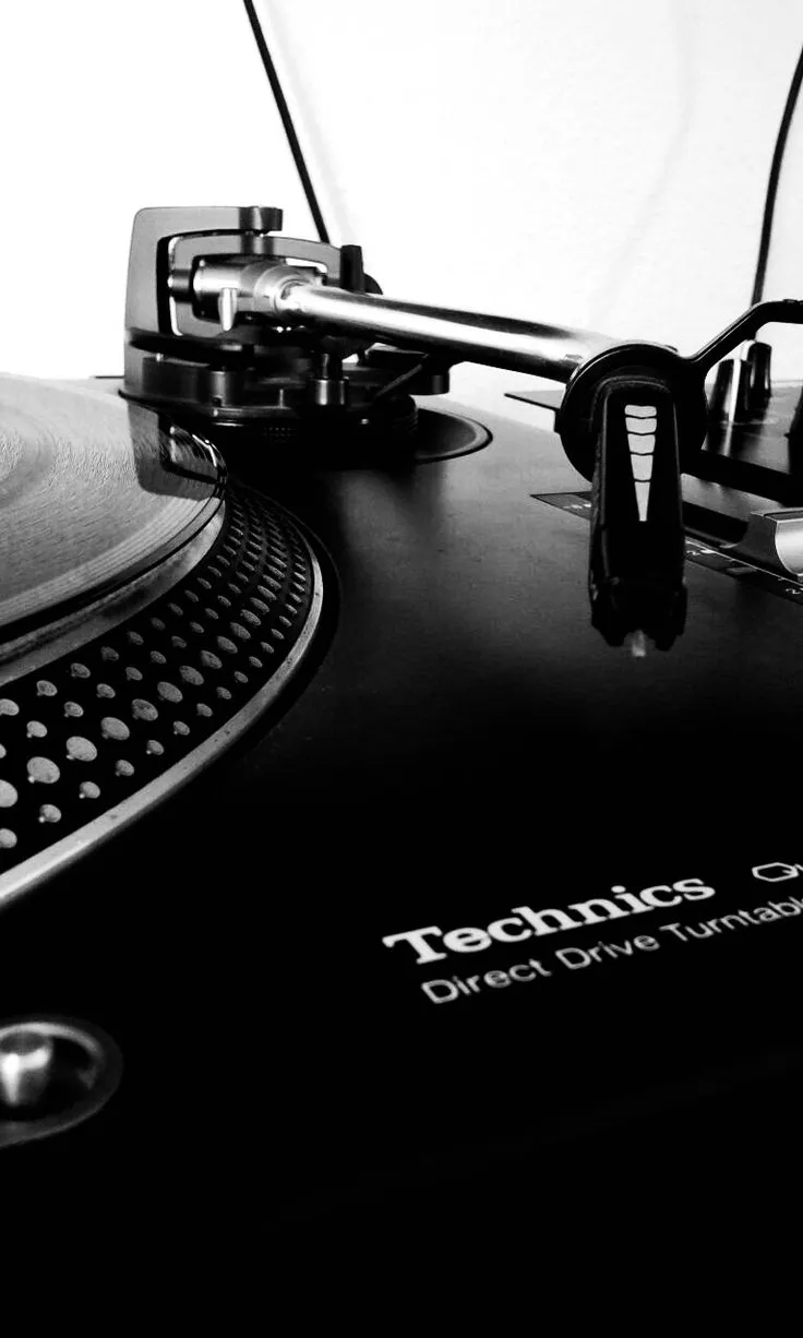 Technics SL-1200 turntable during professional repair